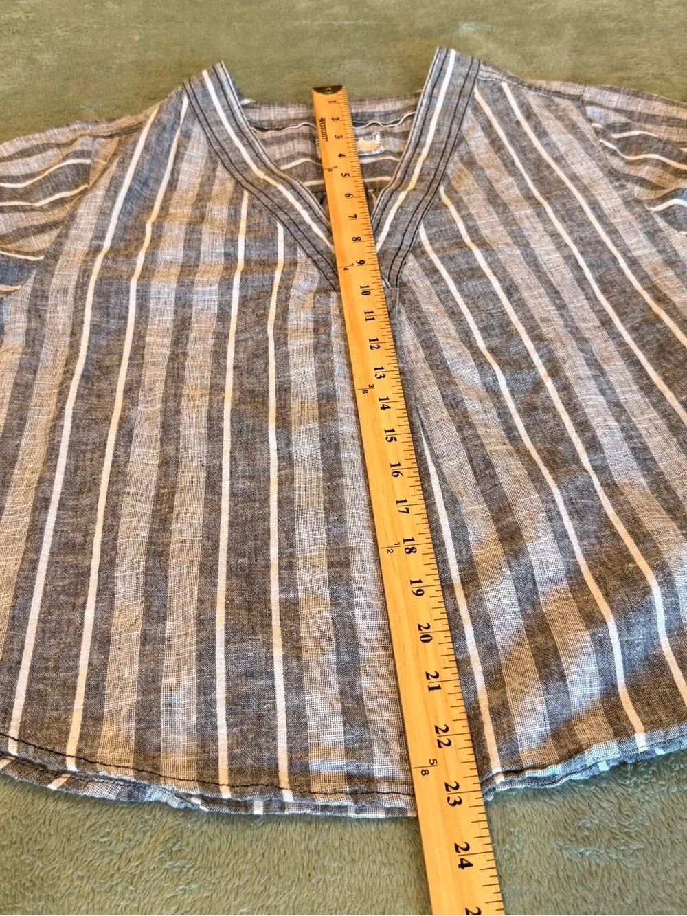 Pilcro Anthropologie Linen Blend Striped V-Neck Blouse Top Women’s M Gray